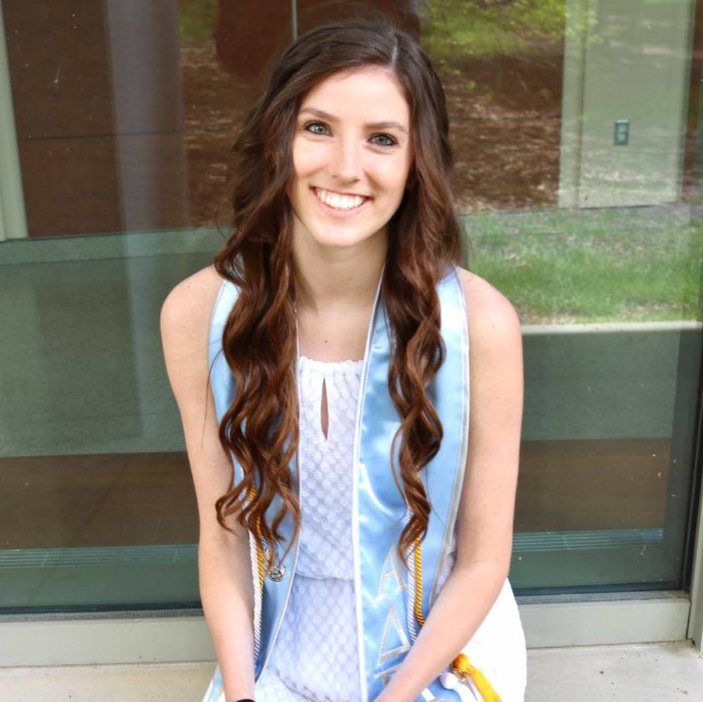 Meet your Posher, Olivia